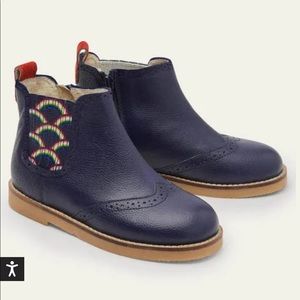 Boden kids Chelsea boots. Navy